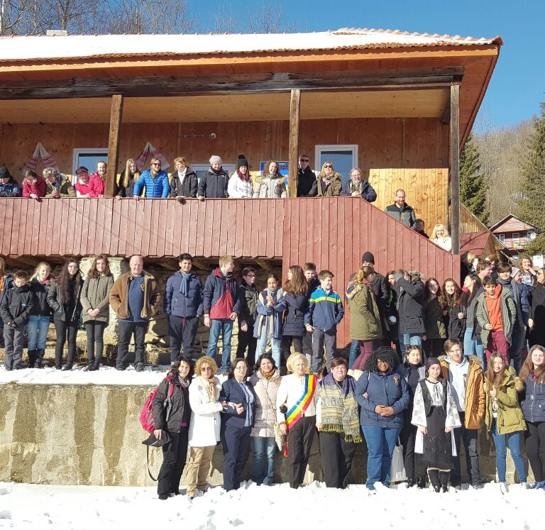 students at a lodge