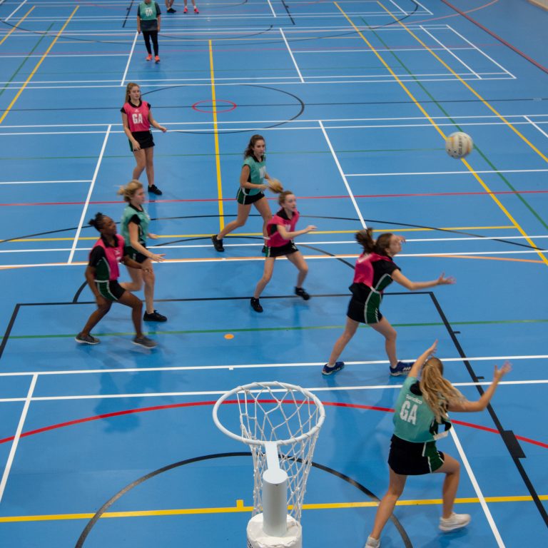 girls playing netball